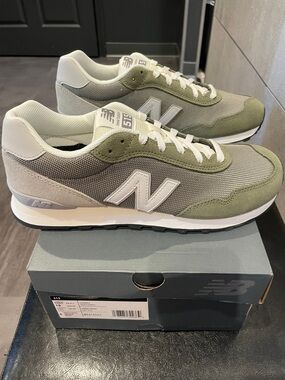 New Balance Men's 515 Sneakers size 10 D in Olive Green